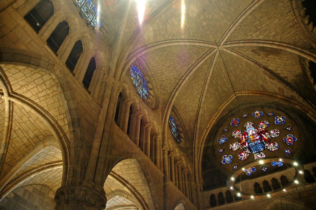 Bóvedas góticas, iglesia de Roncesvalles